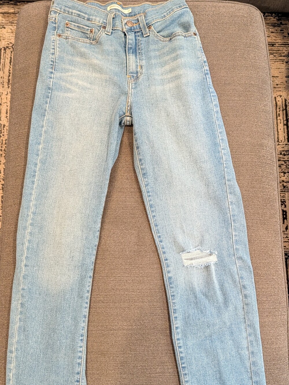 Women's size 27 Levis 724 High Rise Straight jeans